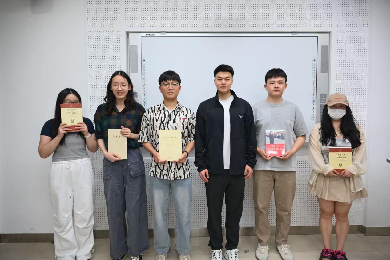 以“高层次法治人才