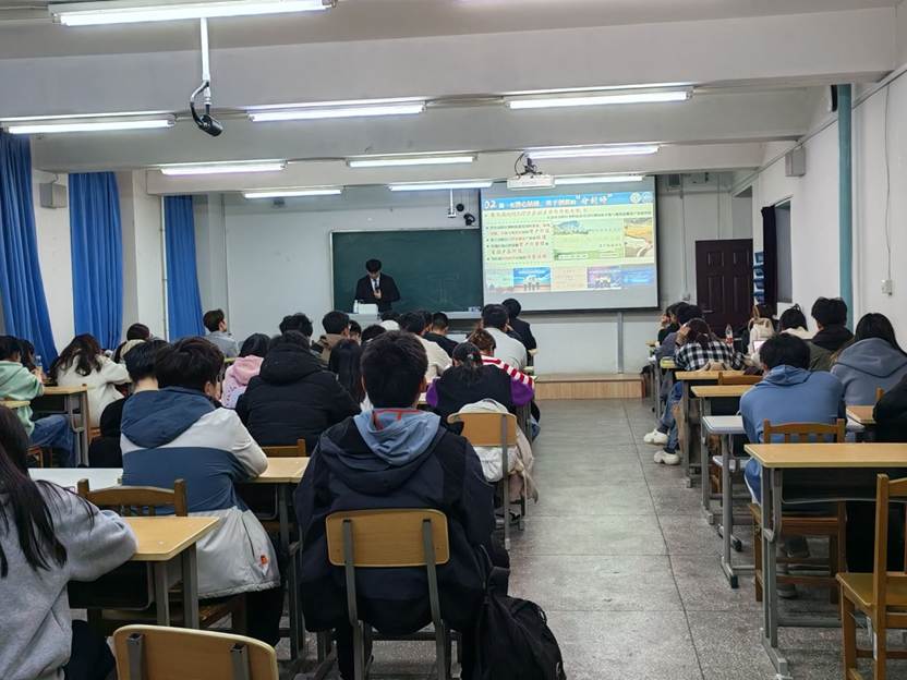 为充分发挥校园先进典型的示范引领作用